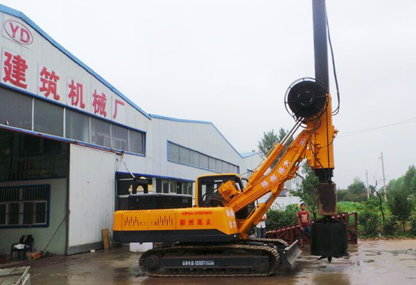 筒式钻头草莓成人在线侧面展示